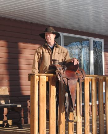 2015 Dec 18 6 Rod selling his Julian Tubb saddle.jpg