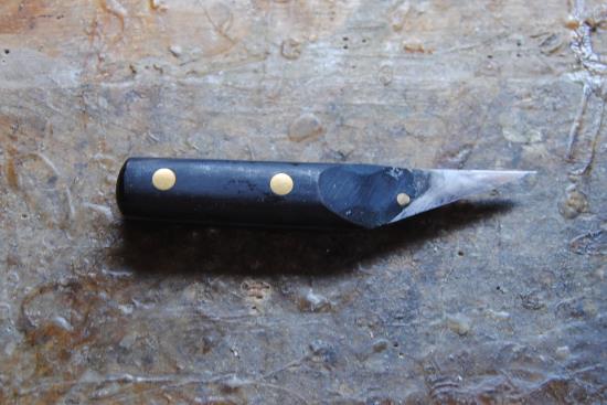 2015 April 18 1 old rawhiding knife.jpg