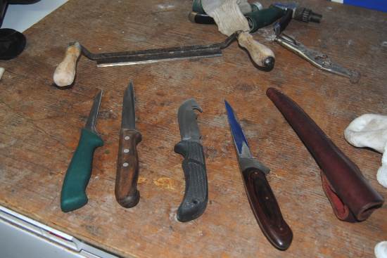 2014 Oct 27 part 4 14 knives and drawknife.jpg